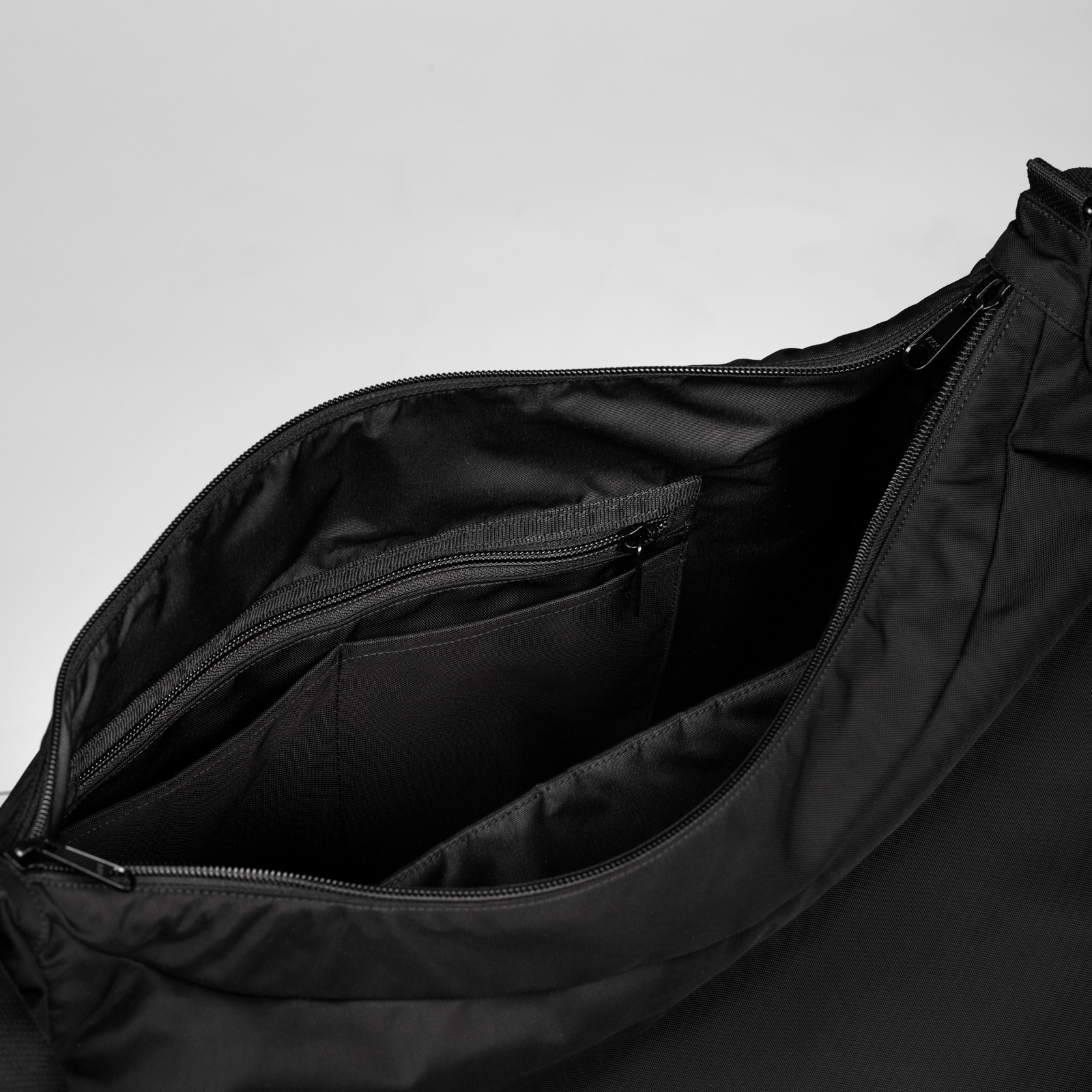 картинка Halfmoon SS Black от магазина Одежда+